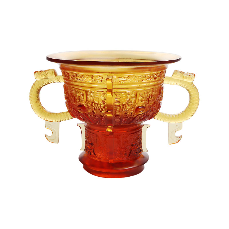 竜の耳のハンドルとトゲ模様の中国製三脚