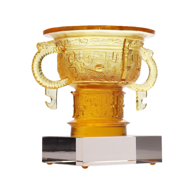 竜の耳のハンドルとトゲ模様の中国製三脚