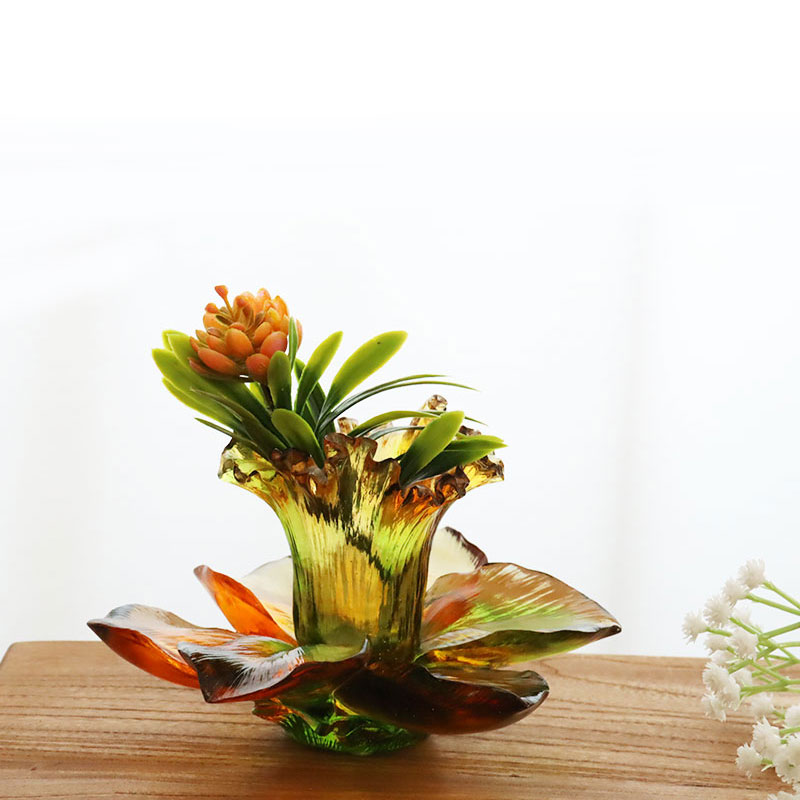 ガラスの花びら型キャンドルホルダー