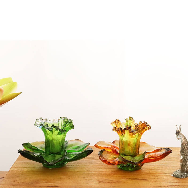 ガラスの花びら型キャンドルホルダー