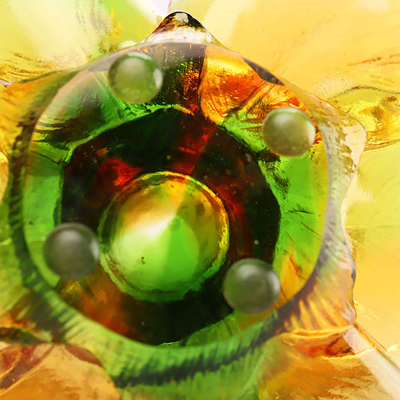 ガラスの花びら型キャンドルホルダー