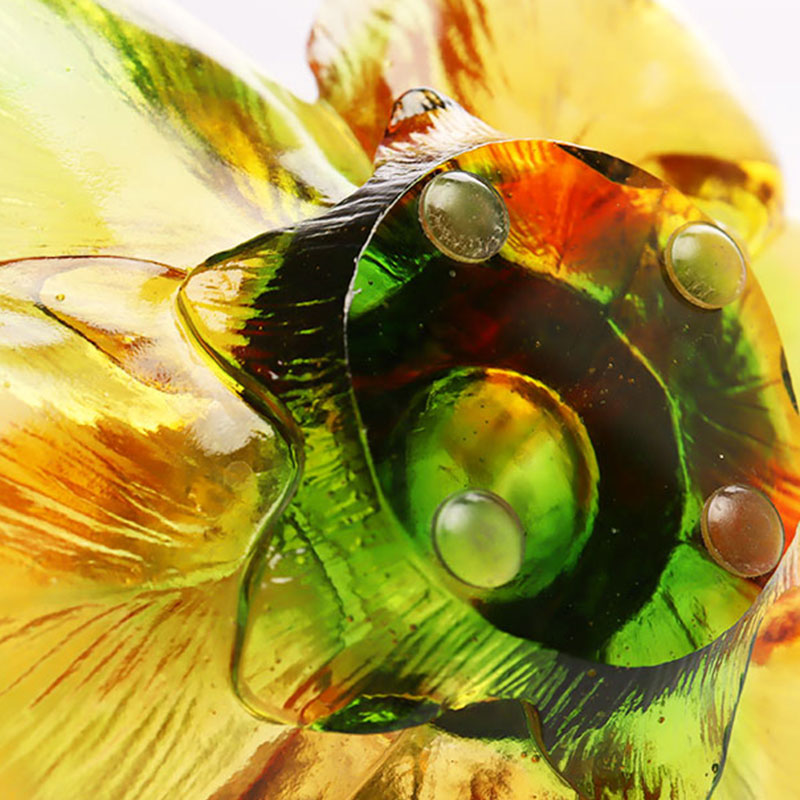 ガラスの花びら型キャンドルホルダー