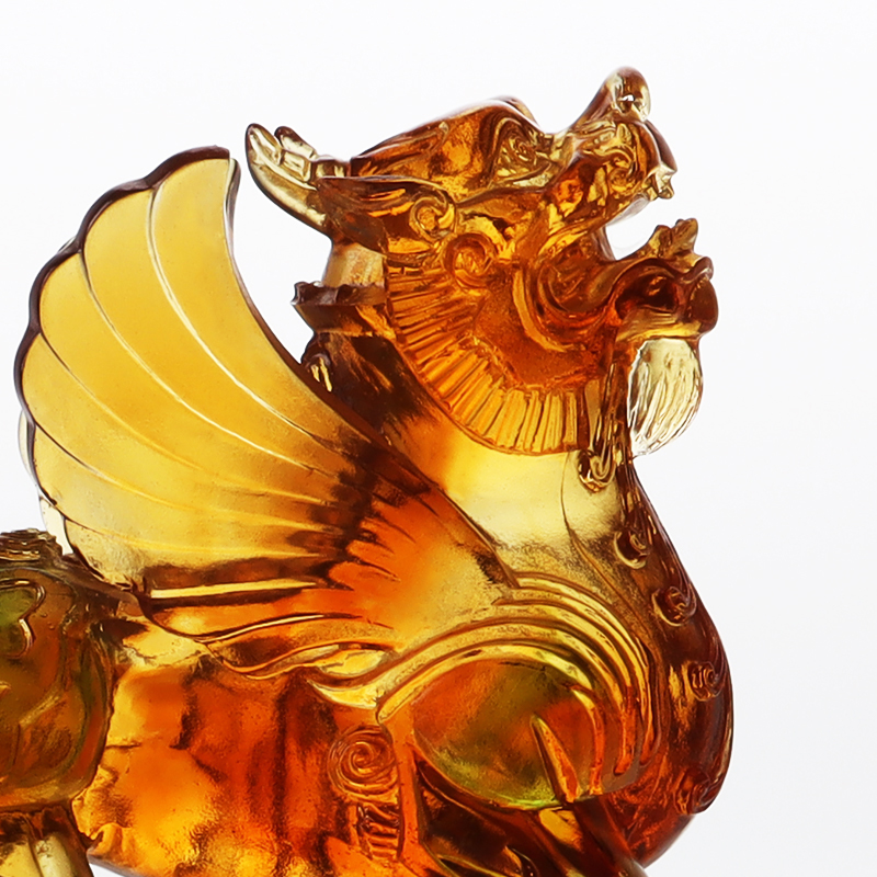 透き通った色釉の獣の置物