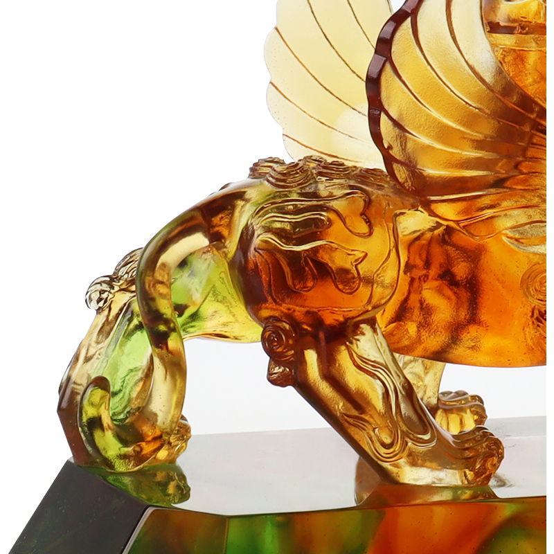 透き通った色釉の獣の置物