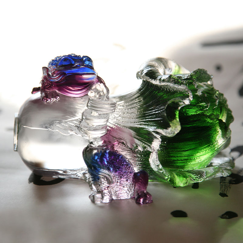 クリスタルガラスゴールデンヒキガエルの彫刻の装飾品