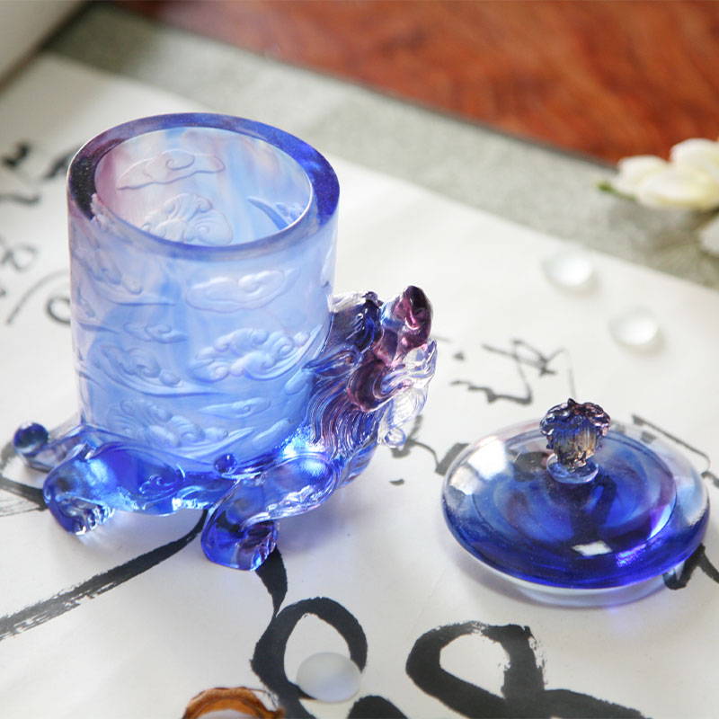 蓋付きブルーガラスクリスタルカップ、幻獣ベース