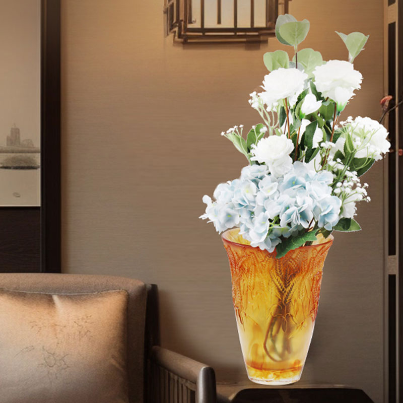 小麦の穂を型押しした琥珀色のガラス花瓶