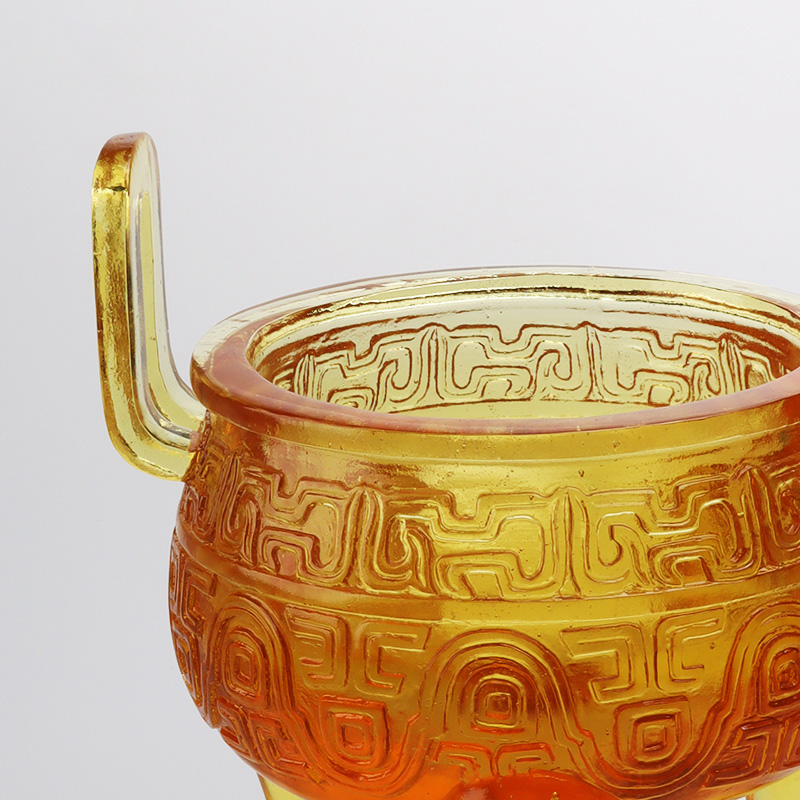 金色釉三脚飾り